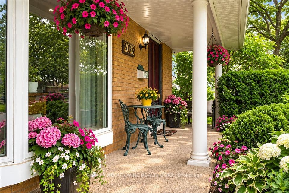 2033 Saxon Road, Oakville, ON L6L 2V1 – photo 3
