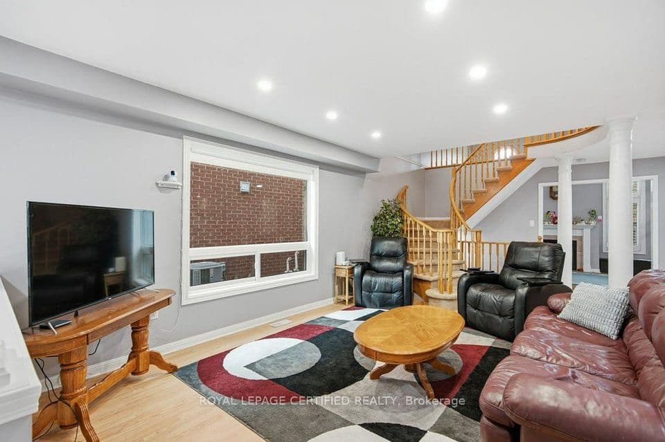 3 National Crescent, Brampton, ON L7A 1H1 – photo 3