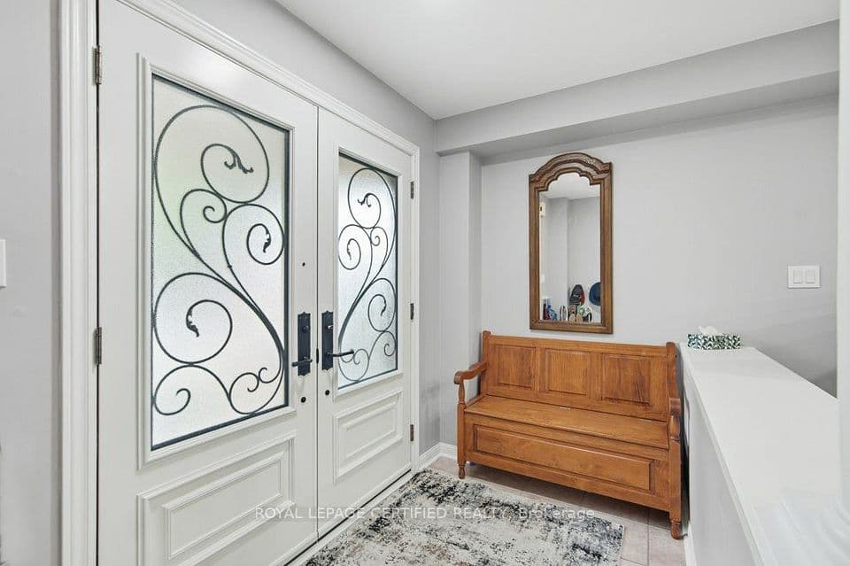 3 National Crescent, Brampton, ON L7A 1H1 – photo 2