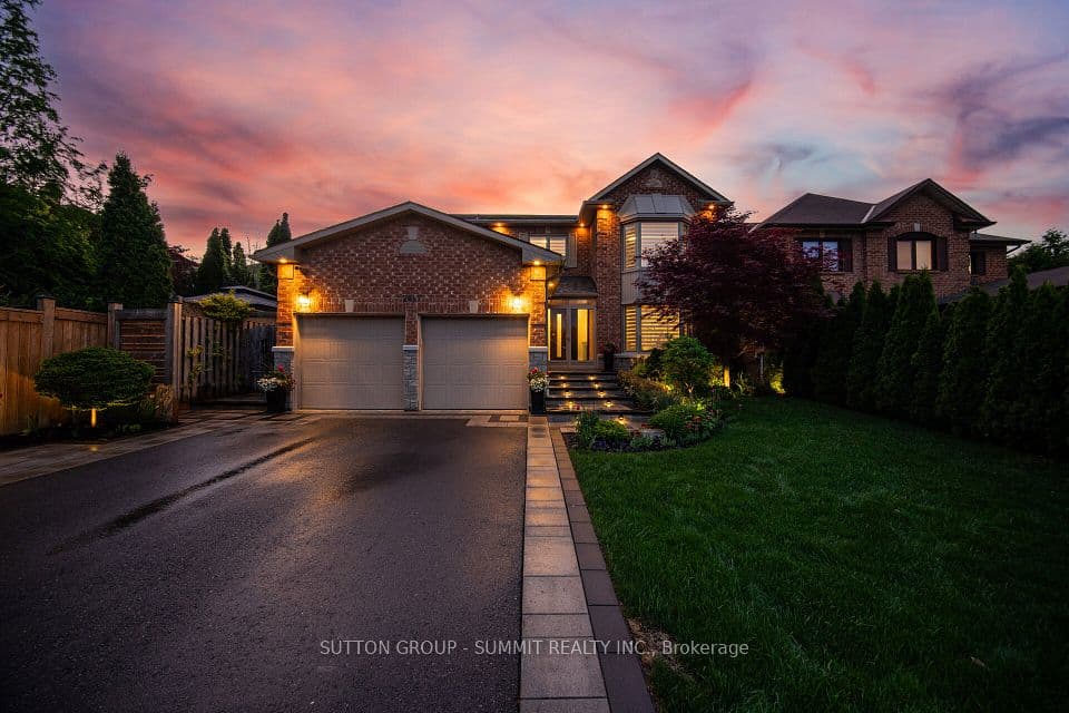2017 LADY DI Court NW, Mississauga, ON L5K 2N1 – main photo