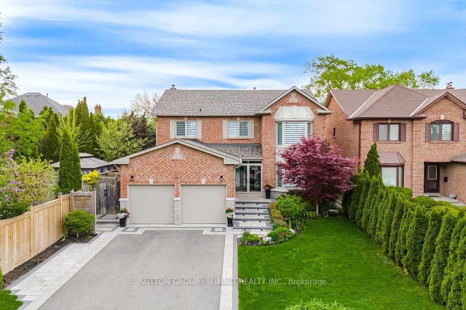 2017 LADY DI Court NW, Mississauga, ON L5K 2N1 – photo 2