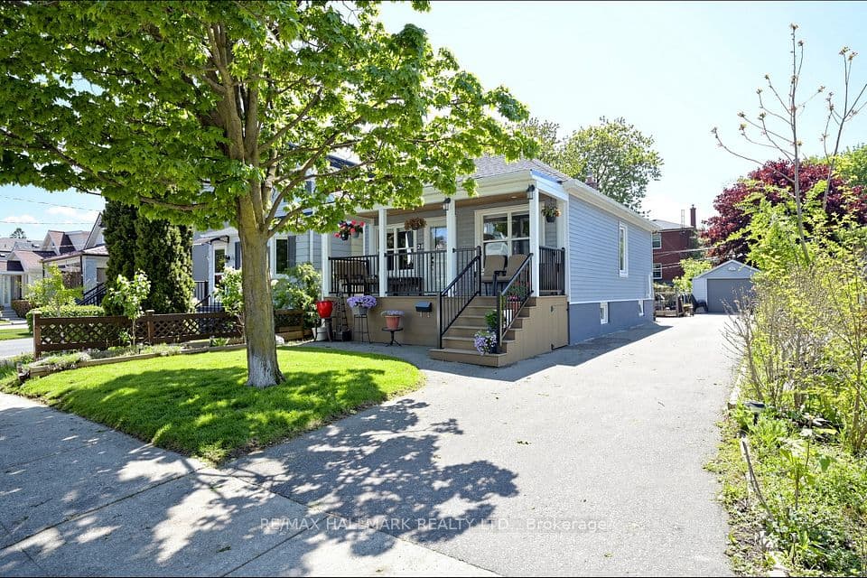 26 Sixteenth Street, Toronto, ON M8V 3J8 – main photo