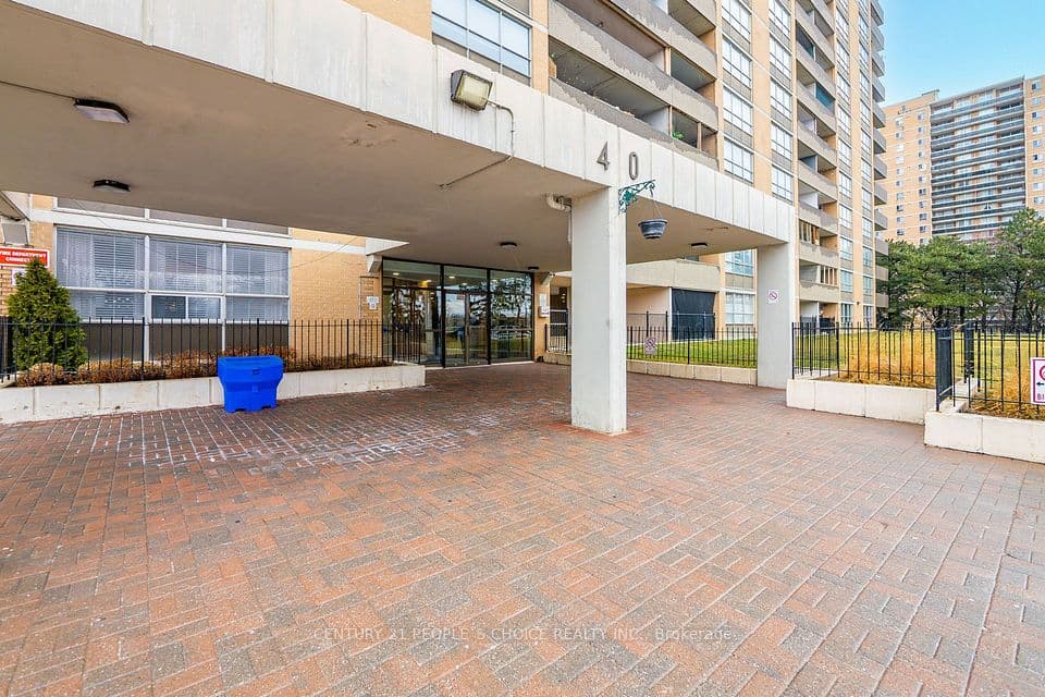 40 Panorama Court 910, Toronto, ON M9V 4M1 – photo 2