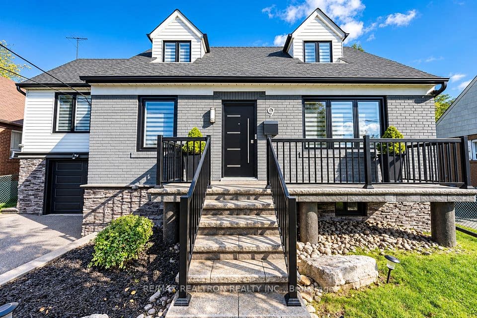 9 Ingleside Drive, Toronto, ON M3K 1T9 – photo 2