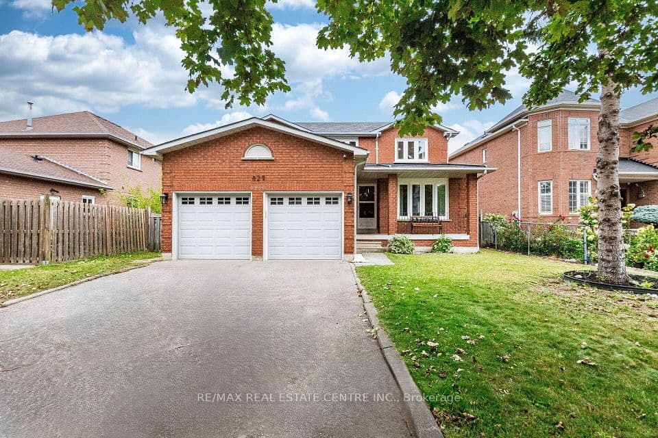 829 Stargazer Drive, Mississauga, ON L5V 1C5 – main photo