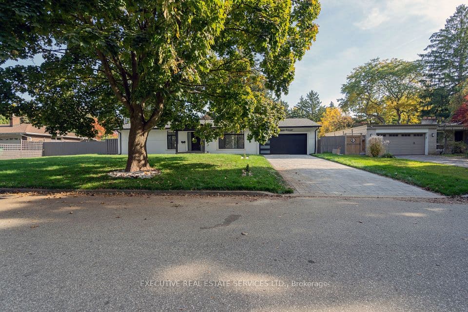 646 Sequin Crescent, Mississauga, ON L5H 1W5 – photo 2