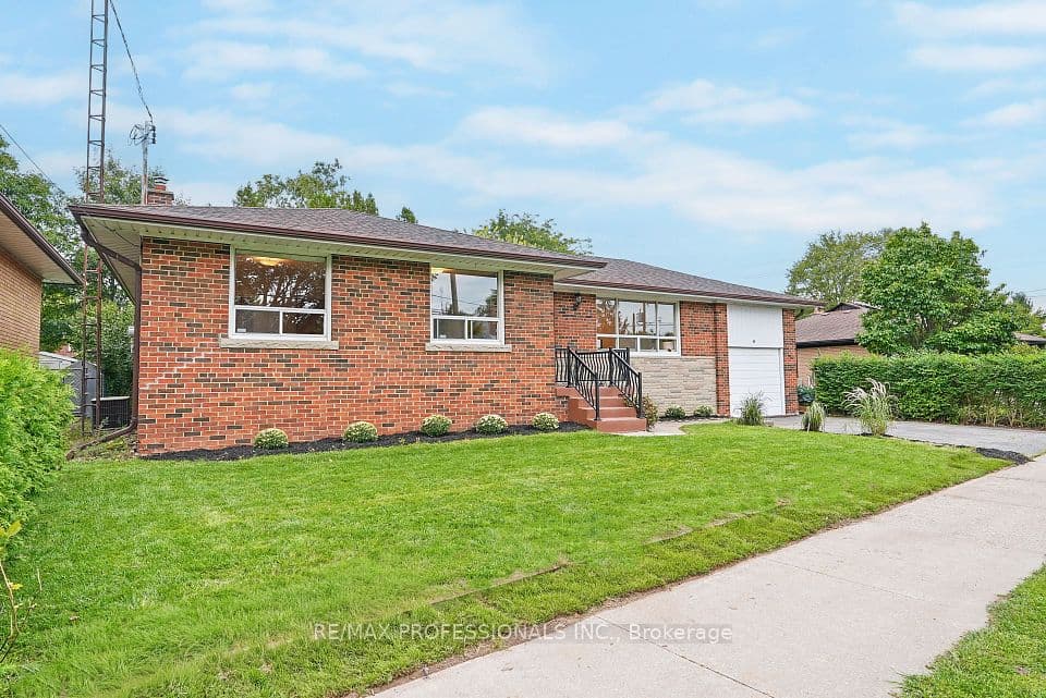 45 Fernalroy Boulevard, Toronto, ON M8Z 3W2 – photo 2