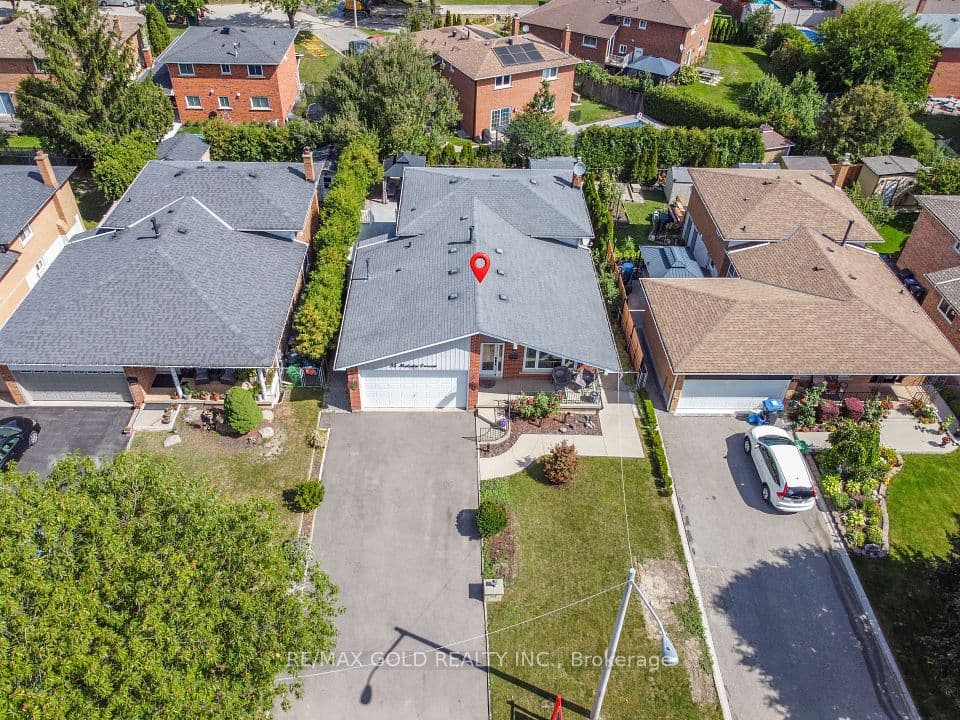 55 Malcolm Crescent, Brampton, ON L6S 3C7 – photo 2