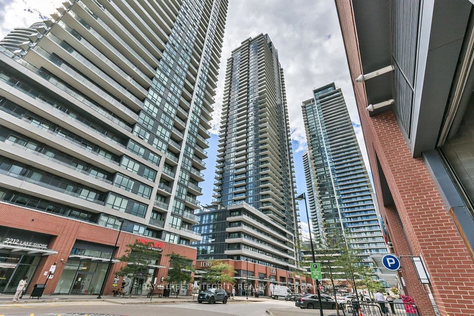 2220 Lakeshore Boulevard W 4301, Toronto, ON M8V 0C1 – main photo