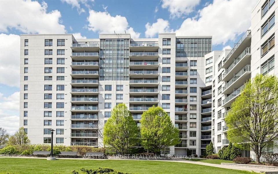 812 Lansdowne Avenue 302, Toronto, ON M6H 4K5 – main photo