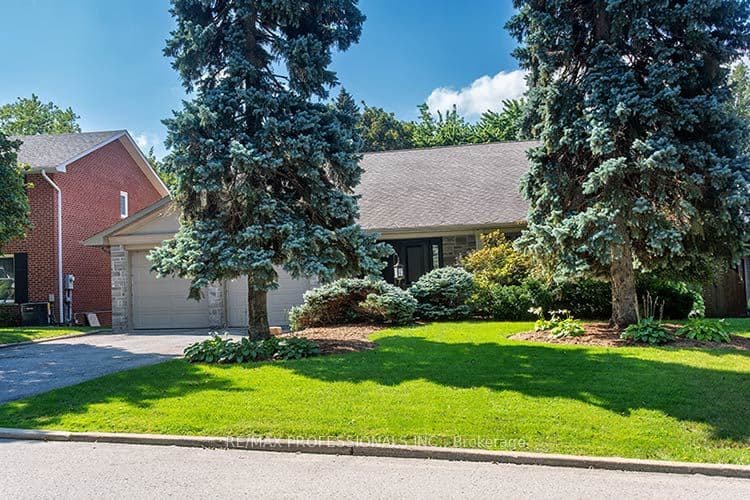 7 Treeline Court, Toronto, ON M9C 1K7 – photo 3