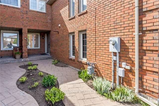 3435 Nighthawk Trail, Mississauga, ON L5N 6G4 – photo 2