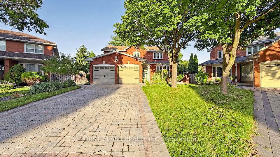 4555 Carpenter Court, Mississauga, ON L5V 1C5 – photo 3