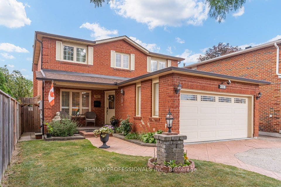 4357 Poltava Crescent, Mississauga, ON L4W 3B9 – photo 2