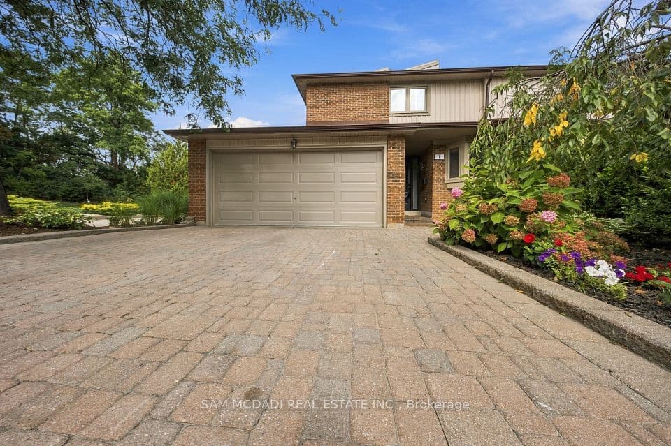 1160 Walden Circle 1, Mississauga, ON L5J 4J9 – photo 3