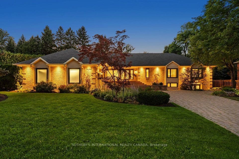 1393 Hazelton Boulevard, Burlington, ON L7P 4V3 – main photo
