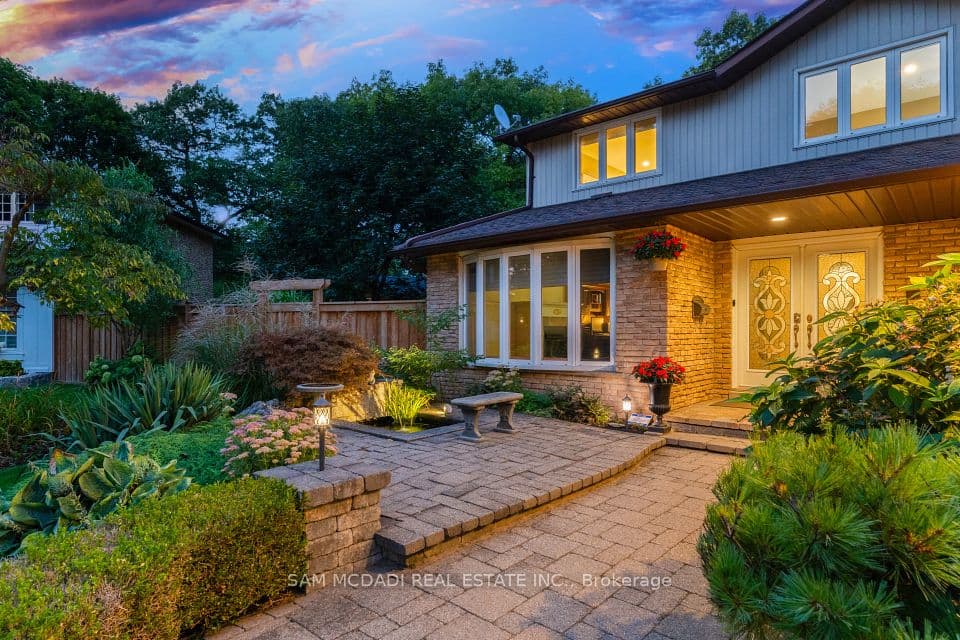 1664 Howat Crescent, Mississauga, ON L5J 4G5 – photo 2