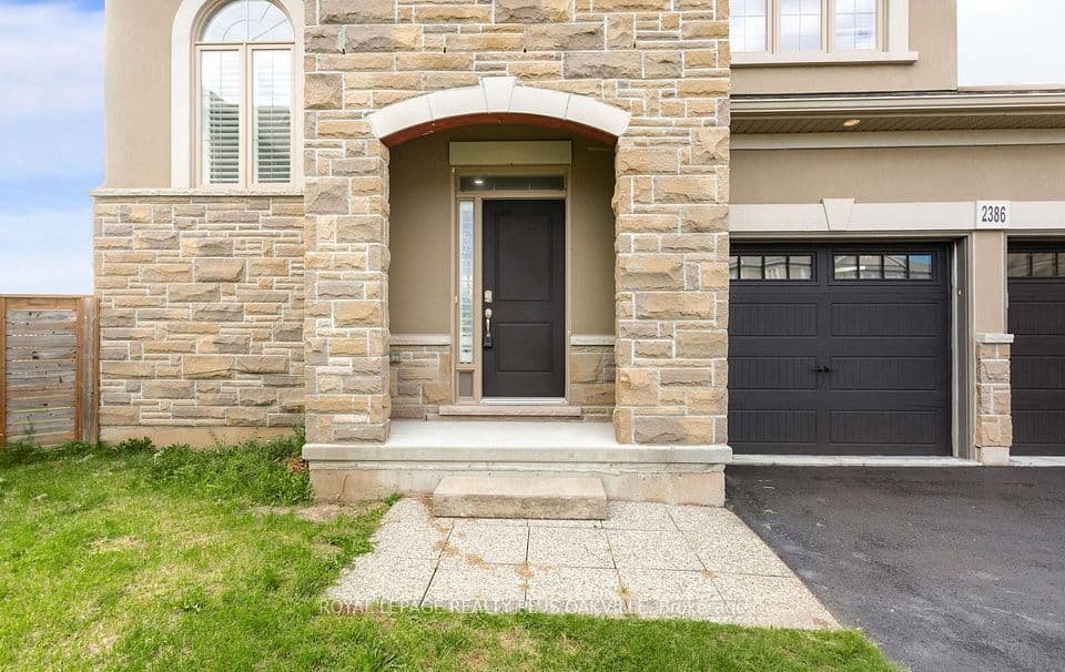 2386 Natasha Circle, Oakville, ON L6M 1P2 – photo 3