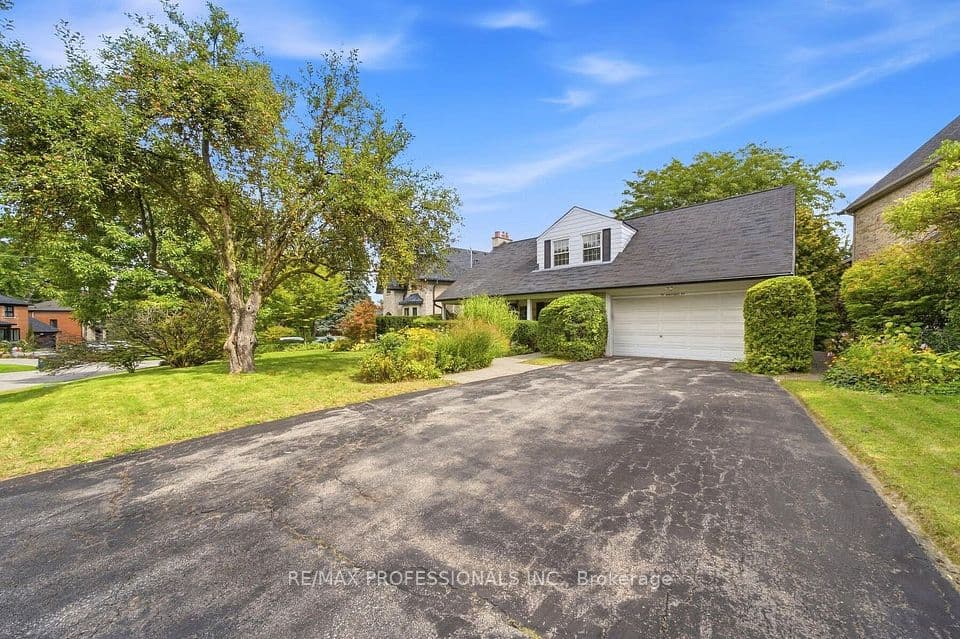 15 Hartfield Court, Toronto, ON M9A 3E4 – photo 2