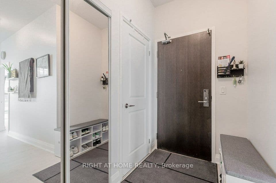 1185 The Queensway 618, Toronto, ON M8Z 0C6 – photo 2