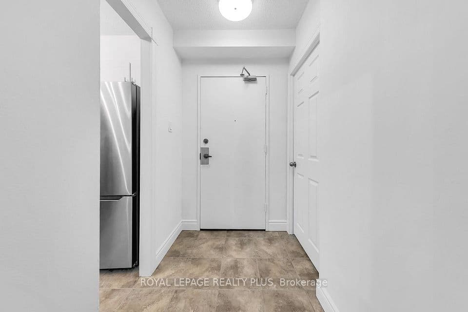 1359 White Oaks Boulevard 403, Oakville, ON L6H 2R8 – photo 2