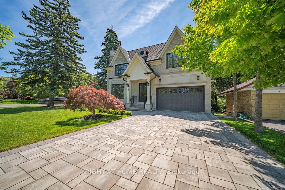 2 Finchley Road, Toronto, ON M9A 2X3 – main photo