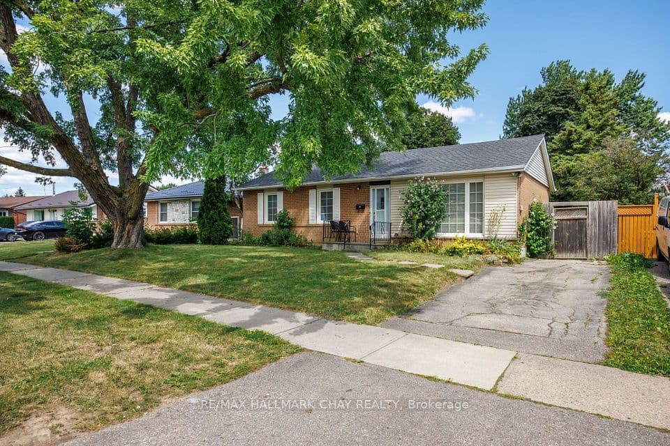 41 Aberdeen Crescent, Brampton, ON L6T 2P8 – photo 2