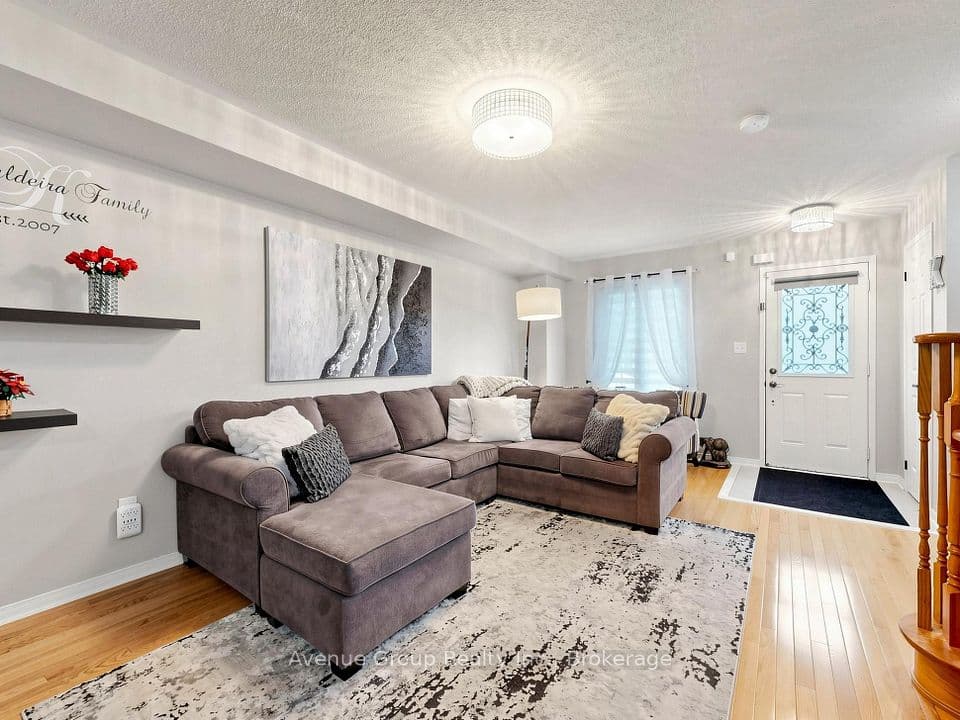 9 Adam Oates Heights, Toronto, ON M3L 0G2 – photo 3
