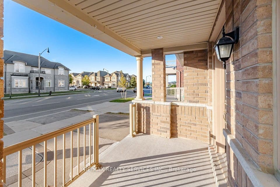 279 Remembrance Road, Brampton, ON L7A 4J5 – photo 3