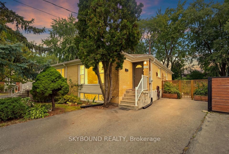 3427 Fellmore Drive, Mississauga, ON L5C 2E1 – main photo
