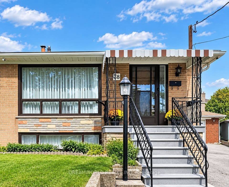28 Rabton Court, Toronto, ON M3L 1Y2 – main photo