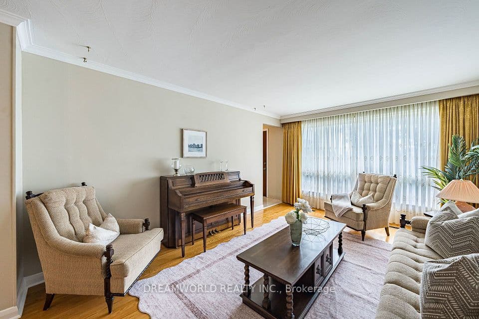 28 Rabton Court, Toronto, ON M3L 1Y2 – photo 3