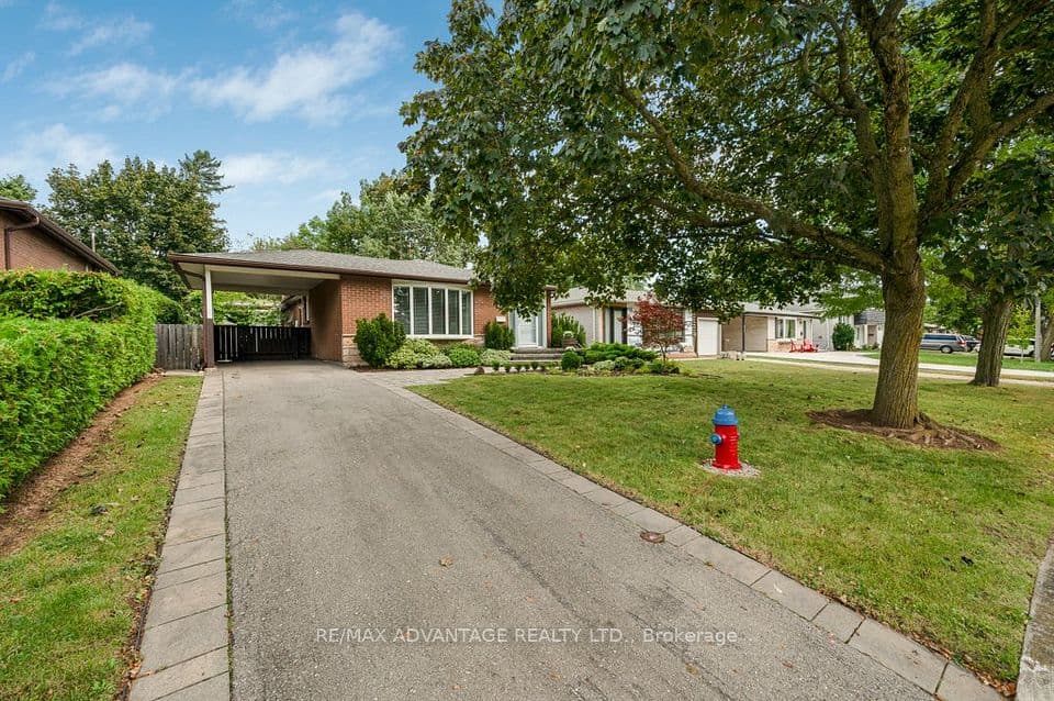 581 Galway Drive, Burlington, ON L7L 2S6 – photo 2