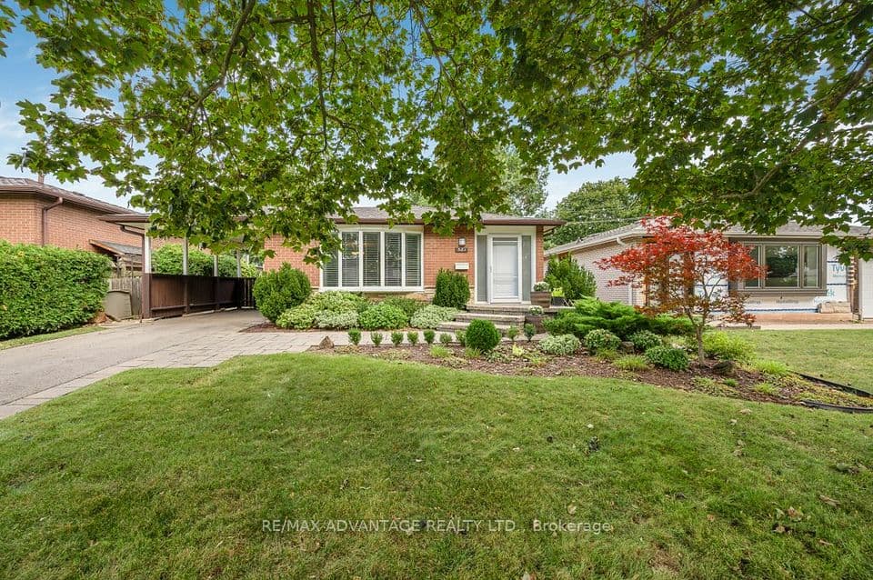 581 Galway Drive, Burlington, ON L7L 2S6 – photo 3