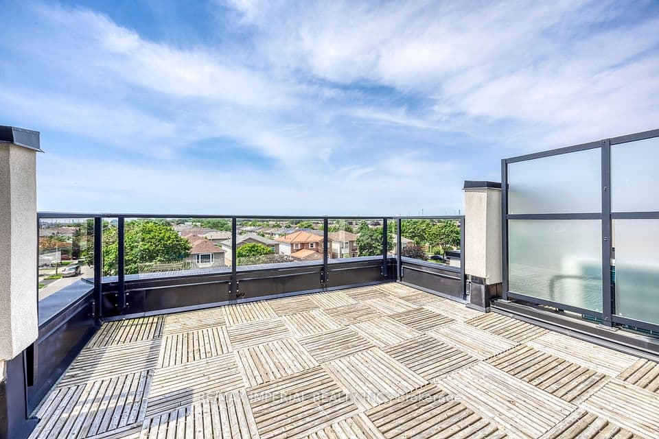 4020 Parkside Village Drive 7, Mississauga, ON L5B 0K2 – photo 2