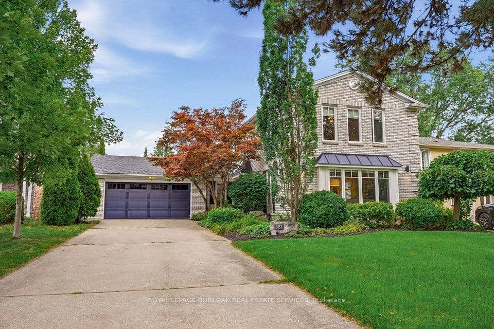 387 Valanna Crescent, Burlington, ON L7L 2K7 – main photo