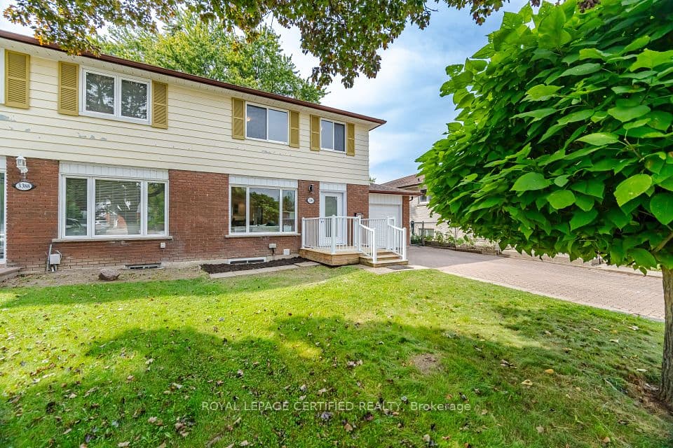 3390 Frobex Court, Mississauga, ON L5C 2B5 – photo 3
