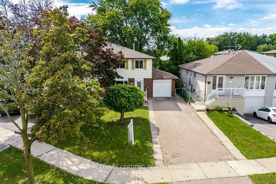 3390 Frobex Court, Mississauga, ON L5C 2B5 – photo 2