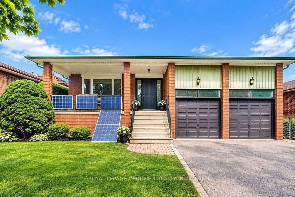 1554 Goldmar Drive, Mississauga, ON L4X 1N5 – main photo
