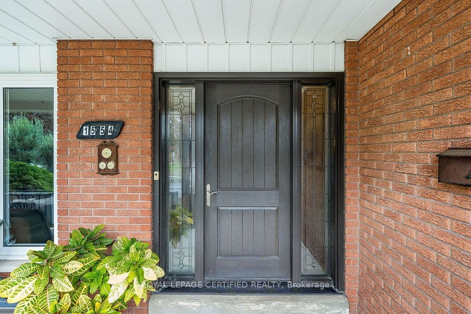 1554 Goldmar Drive, Mississauga, ON L4X 1N5 – photo 3