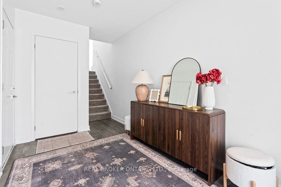 1121 Cooke Boulevard 1, Burlington, ON L7T 0C3 – photo 3