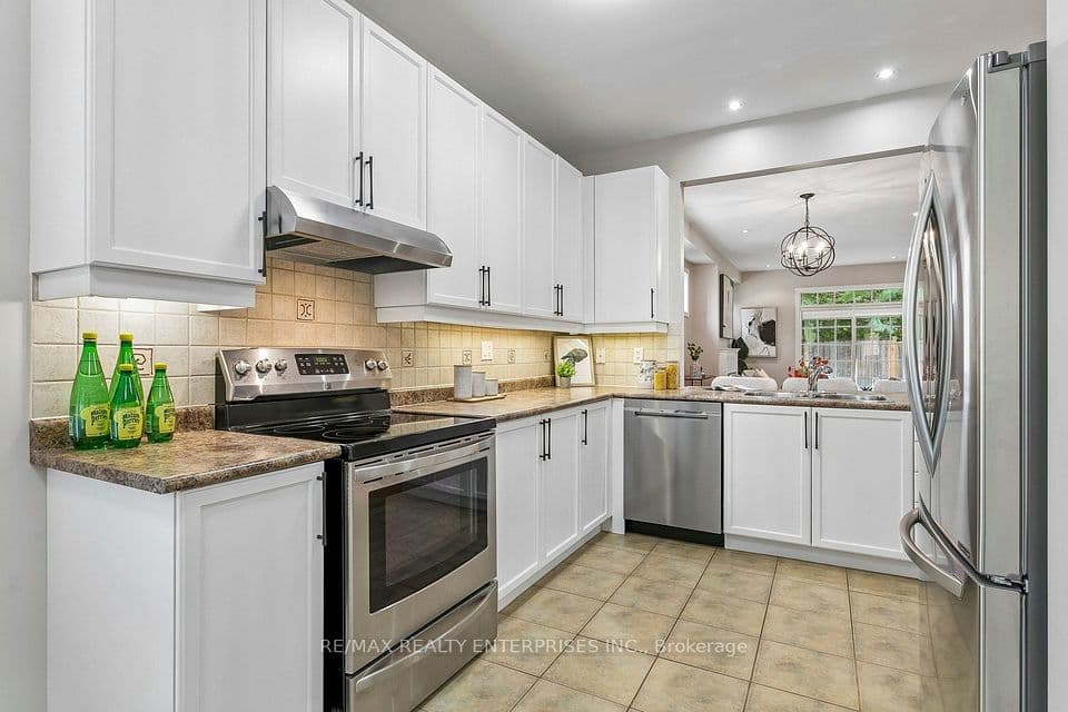 1633 Northmount Avenue 39, Mississauga, ON L5E 1Y9 – photo 2