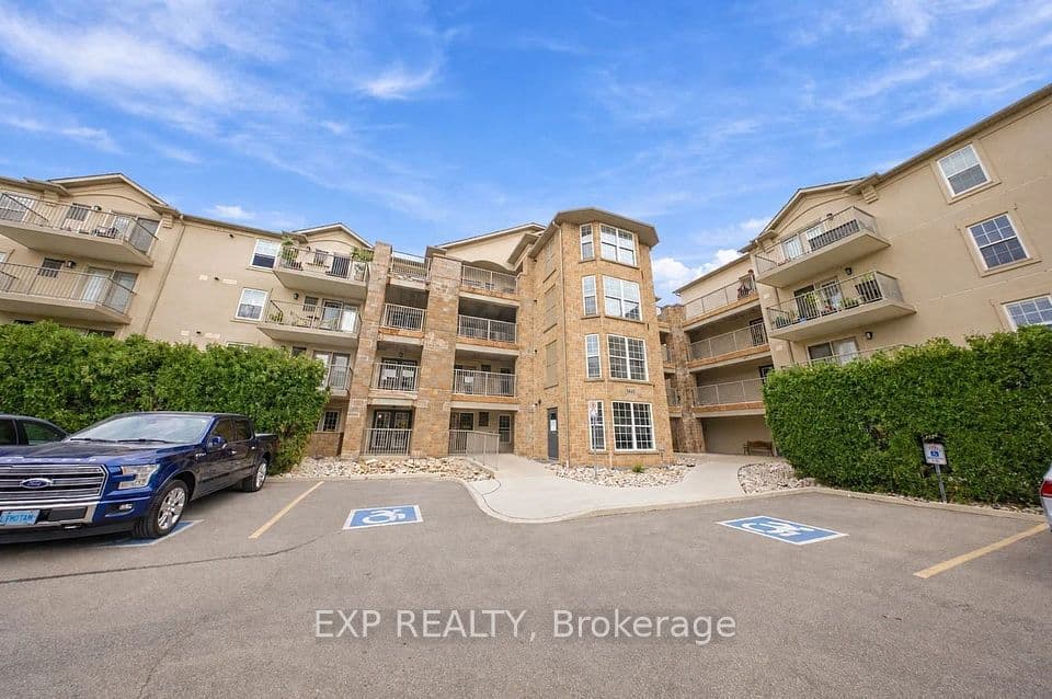 1440 Bishops Gate 206, Oakville, ON L6M 4M9 – photo 2