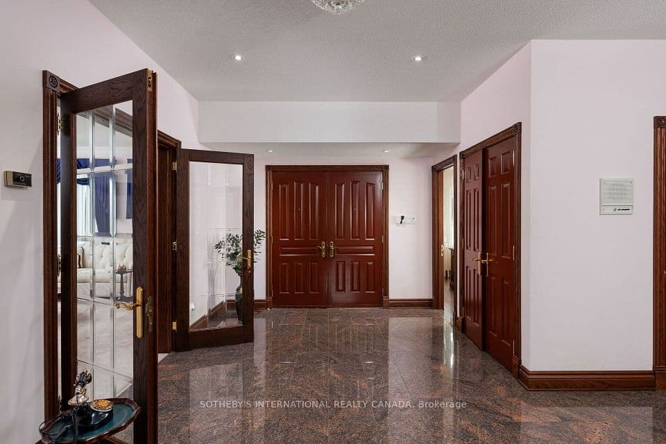 47 Great Oak Drive, Toronto, ON M9A 1N3 – photo 2