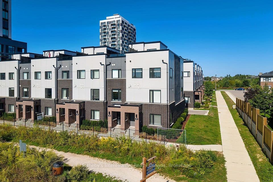 348 Wheat Boom Drive 24, Oakville, ON L6H 3V6 – main photo