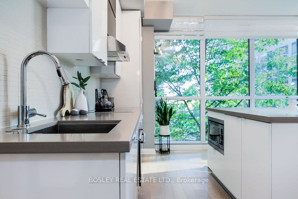 60 Annie Craig Drive 215, Toronto, ON M8V 0C8 – photo 2