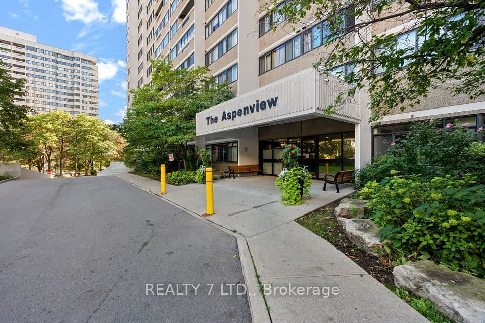 50 ELM Drive E 1507, Mississauga, ON L5A 3X2 – photo 3