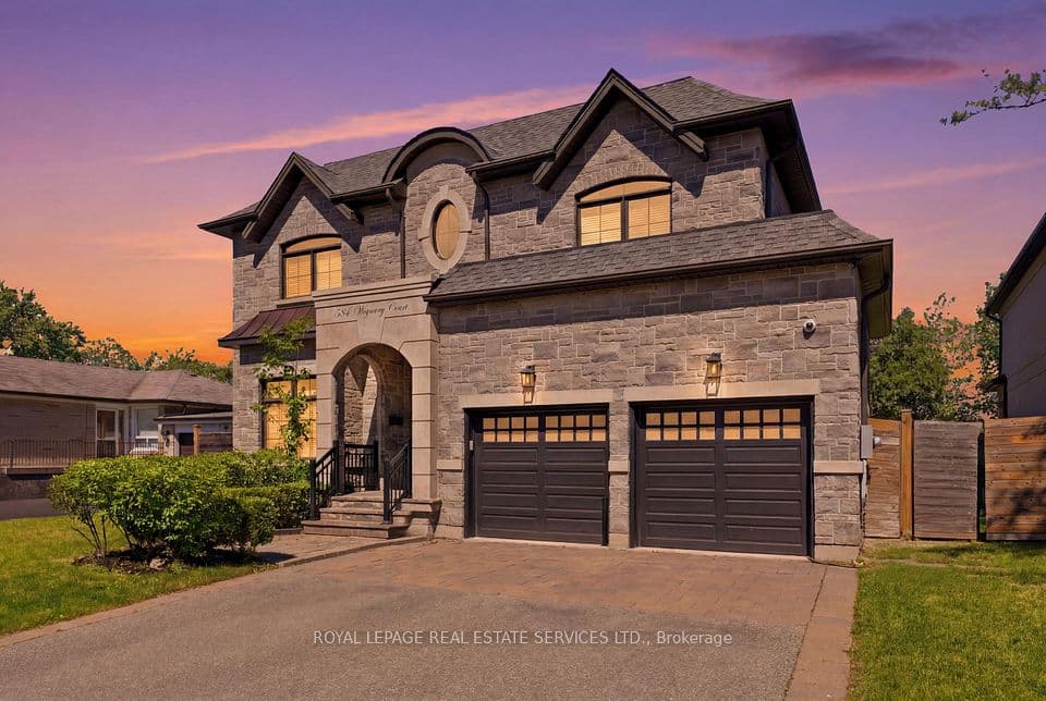 584 Weynway Court, Oakville, ON L6L 4G7 – photo 3