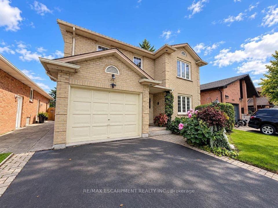 1236 Thorpe Road, Burlington, ON L7S 2C9 – photo 3