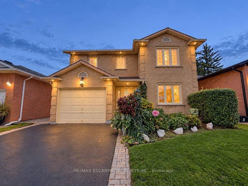 1236 Thorpe Road, Burlington, ON L7S 2C9 – main photo